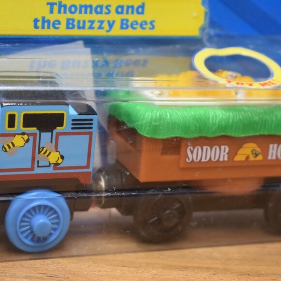 Thomas and the Buzzy Bees Sodor Honey Thomas & Friends Wooden Railway Train New - Picture 8 of 11